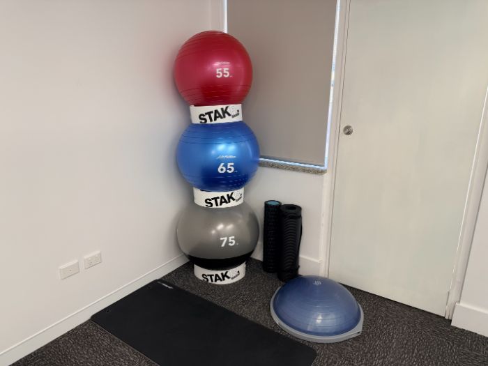 Exercise balls, foam rollers, balance cushions and mats